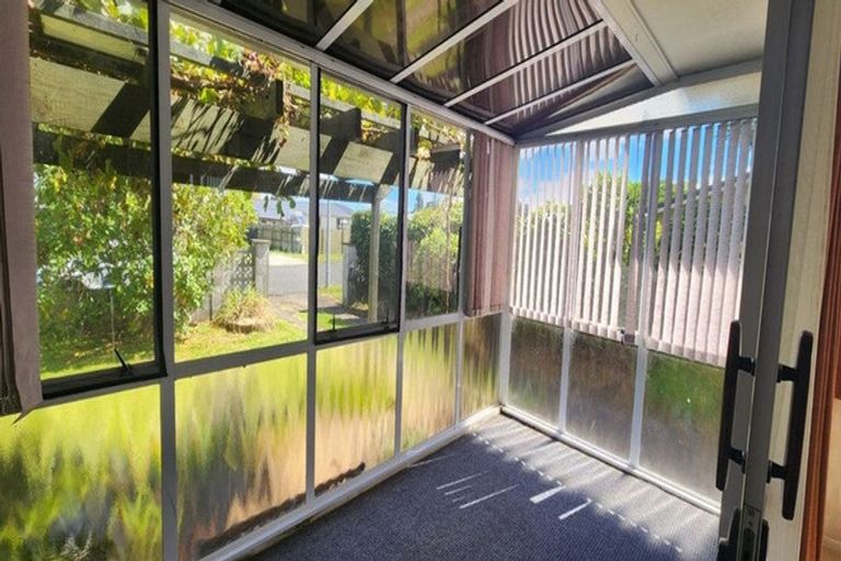 Photo of property in 27 Browning Crescent, Owhata, Rotorua, 3010