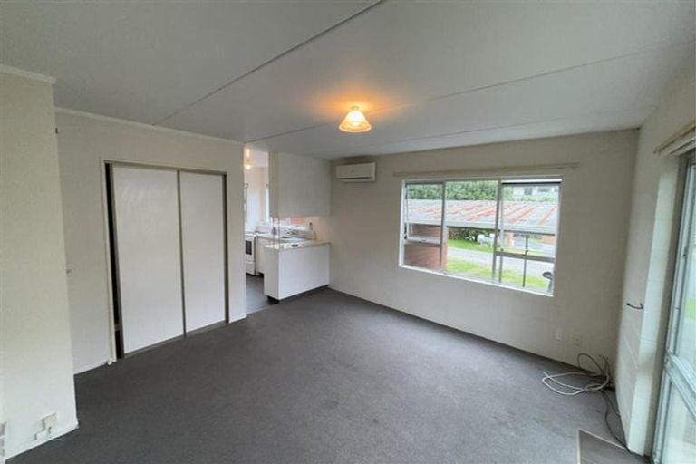 Photo of property in 31 Cumberland Street, Merrilands, New Plymouth, 4312