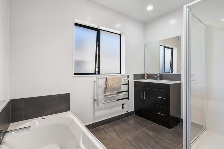 Photo of property in 1/42 Headcorn Place, Botany Downs, Auckland, 2010