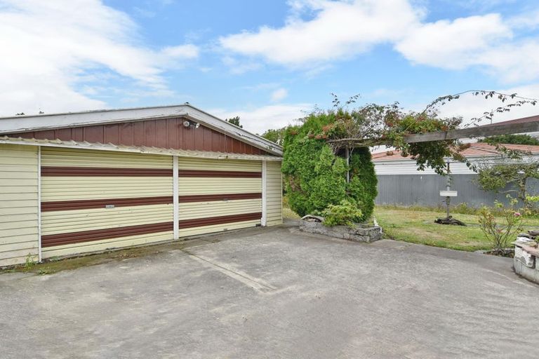 Photo of property in 40 Frensham Crescent, Woolston, Christchurch, 8062