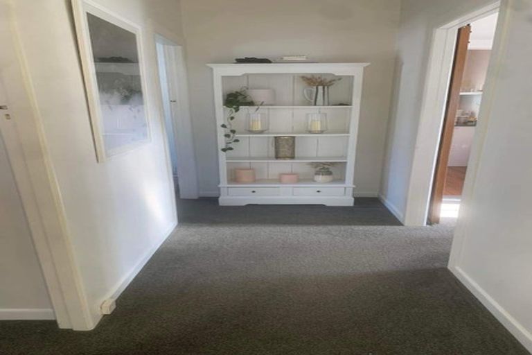 Photo of property in 41 Hillsborough Road, Hillsborough, Auckland, 1042