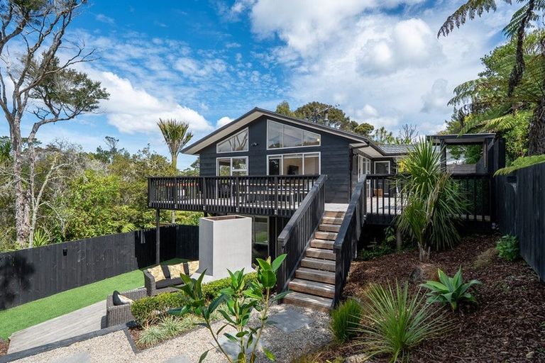 Photo of property in 2/31 Tui Glen Road, Birkenhead, Auckland, 0626
