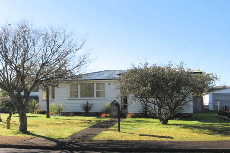 Photo of property in 5 Viola Place, Papakura, 2110