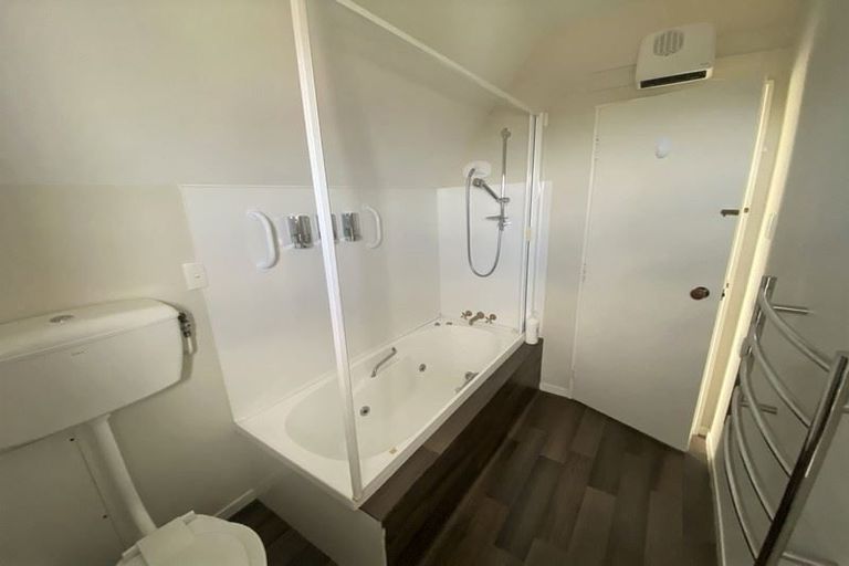 Photo of property in 27 Belleview Terrace, Mount Pleasant, Christchurch, 8081