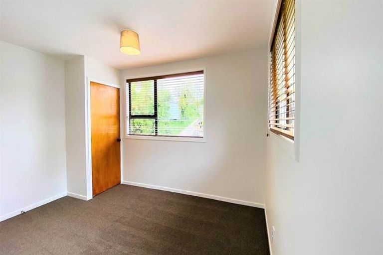 Photo of property in 2/6 Cresta Avenue, Beach Haven, Auckland, 0626