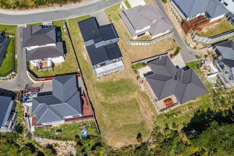 Photo of property in 3 Cirrus Close, Newlands, Wellington, 6037