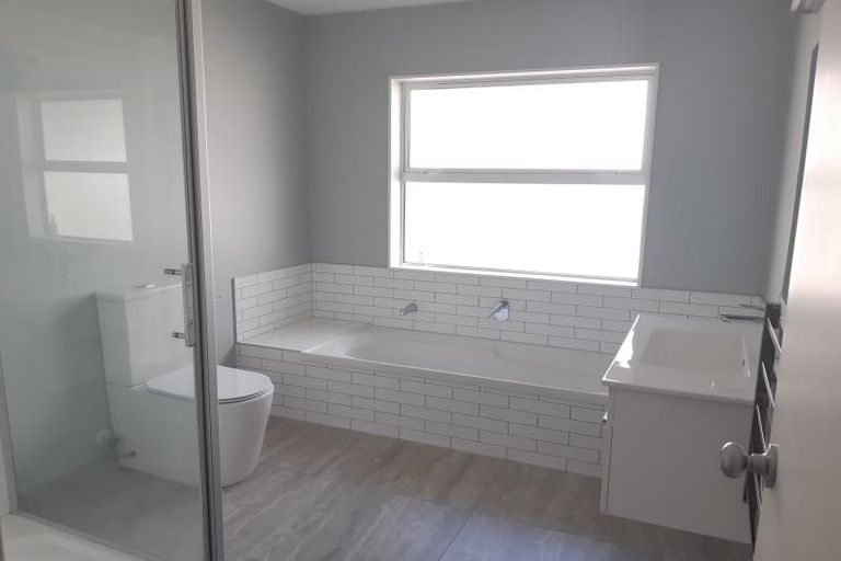 Photo of property in 3 Danden Way, Pukekohe, 2120