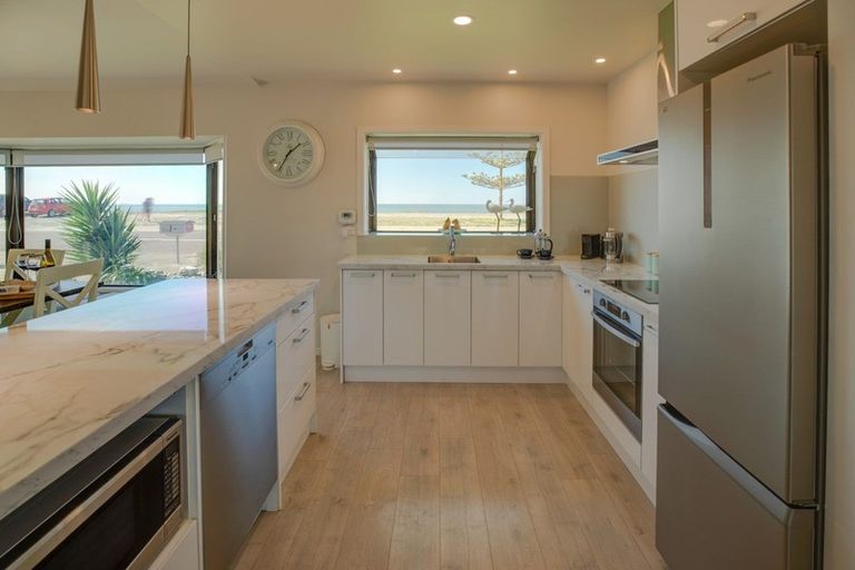 Photo of property in 98 The Esplanade, Westshore, Napier, 4110