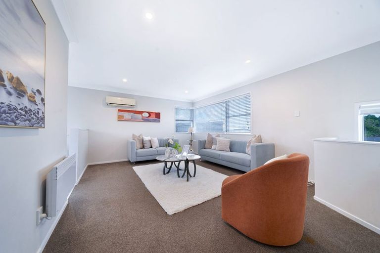 Photo of property in 102 Tirimoana Road, Te Atatu South, Auckland, 0602