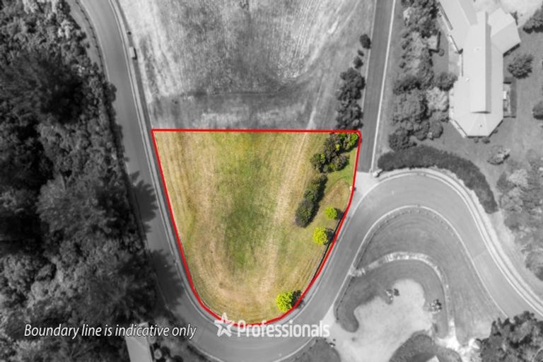 Photo of property in 18 Mount Marua Way, Timberlea, Upper Hutt, 5018