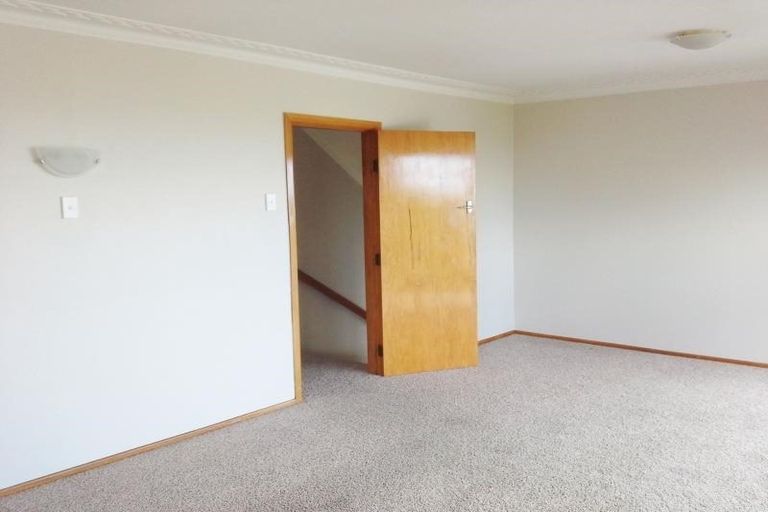 Photo of property in 83a Eliot Street, New Plymouth, 4310