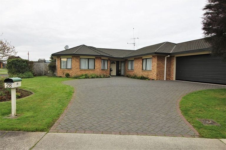 Photo of property in 28 Spinnaker Drive, Flagstaff, Hamilton, 3210