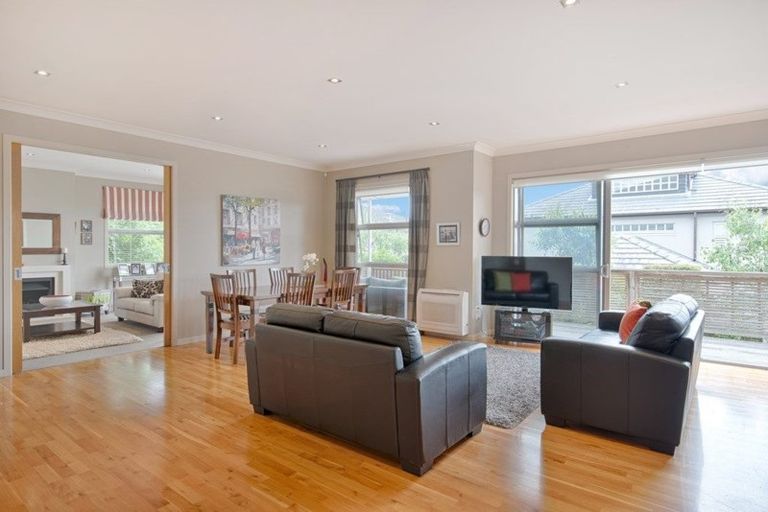 Photo of property in 4a Hyde Road, Rothesay Bay, Auckland, 0630
