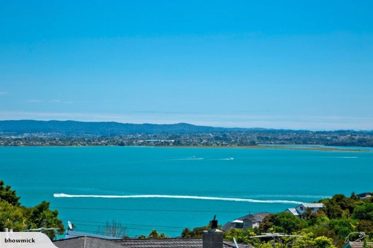 Photo of property in 41 Sea Vista Avenue, Beach Haven, Auckland, 0626