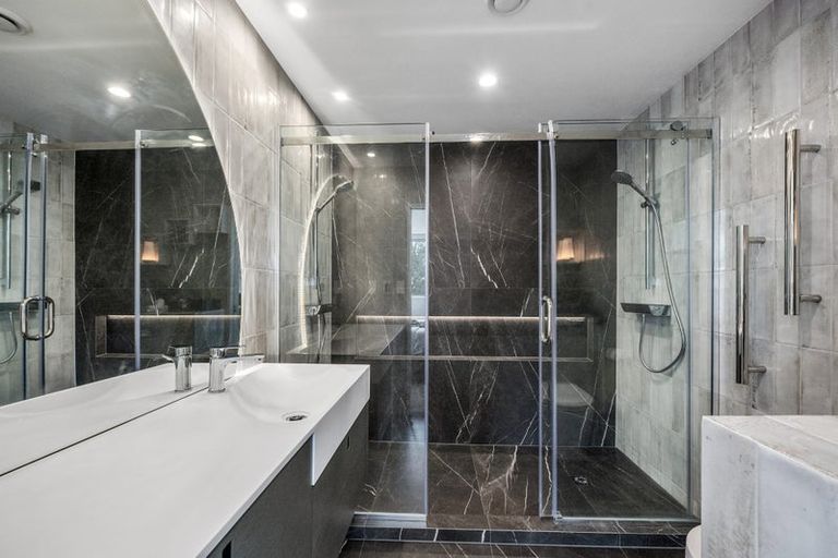 Photo of property in 1c/175 Hurstmere Road, Takapuna, Auckland, 0622