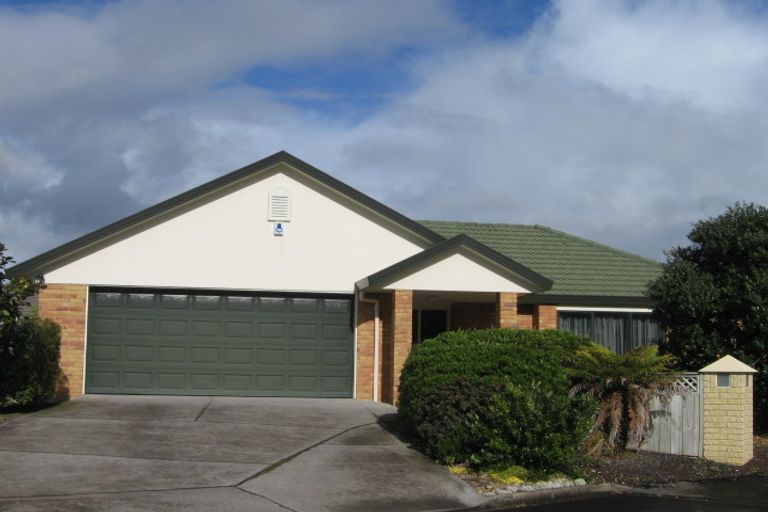 Photo of property in 8 Kalgan Place, Burswood, Auckland, 2013