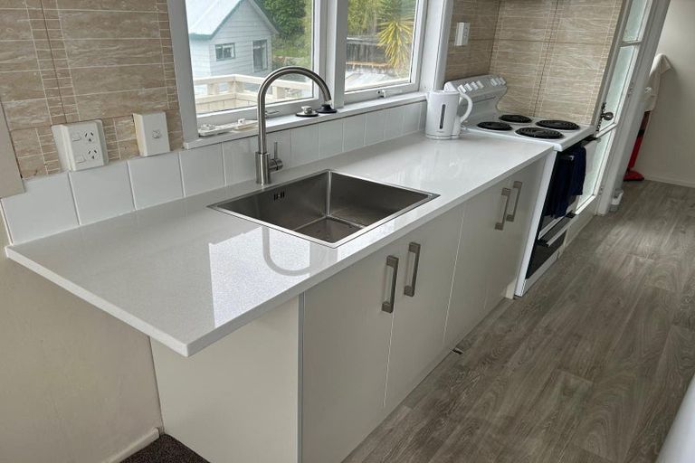 Photo of property in 23 Downing Street, Glenfield, Auckland, 0629