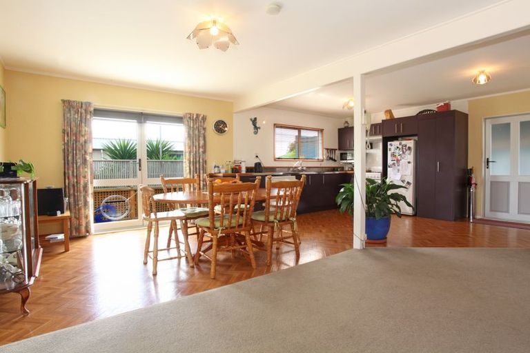 Photo of property in 9 East Street, Raglan, 3225