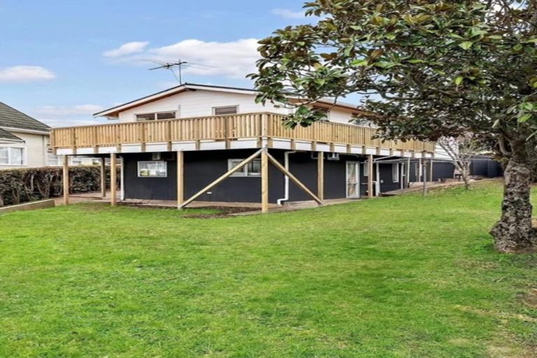 Photo of property in 101 Sandspit Road, Shelly Park, Auckland, 2014