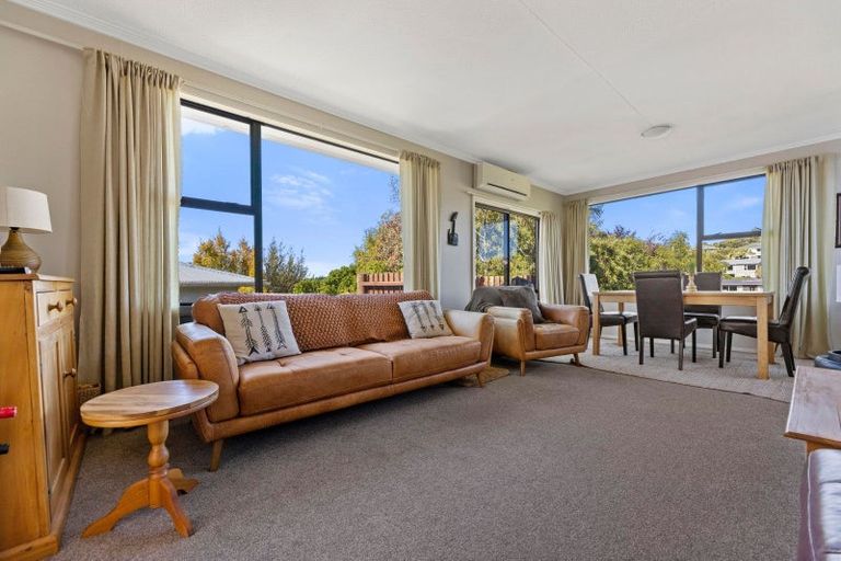 Photo of property in 12 Pioneer Crescent, Helensburgh, Dunedin, 9010