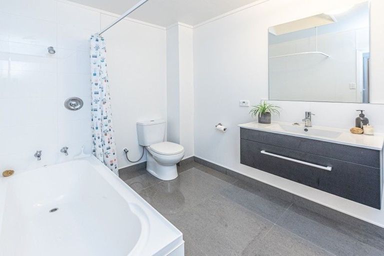 Photo of property in 3 Dickson Crescent, Saint Johns Hill, Whanganui, 4500