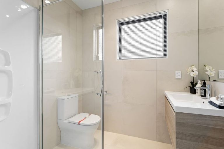 Photo of property in 5 Seafoam Road, Rosehill, Papakura, 2113