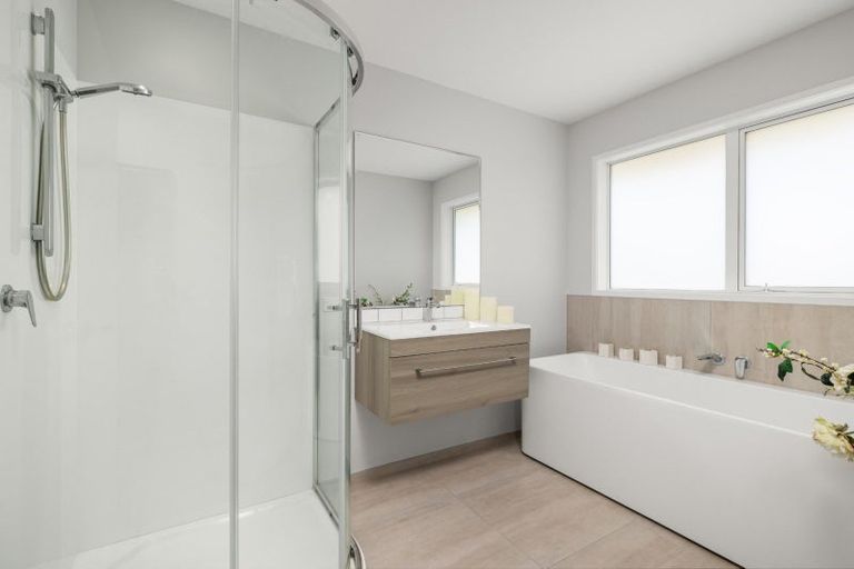 Photo of property in 49a Oceana Drive, Welcome Bay, Tauranga, 3175