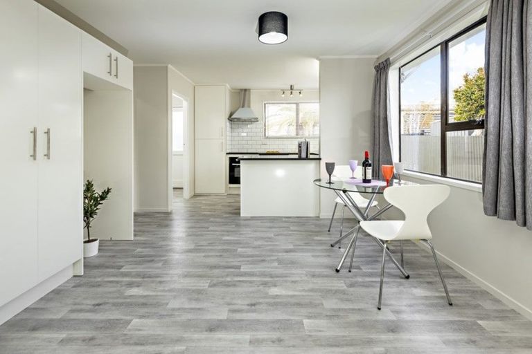 Photo of property in 10 Darnell Crescent, Clover Park, Auckland, 2019