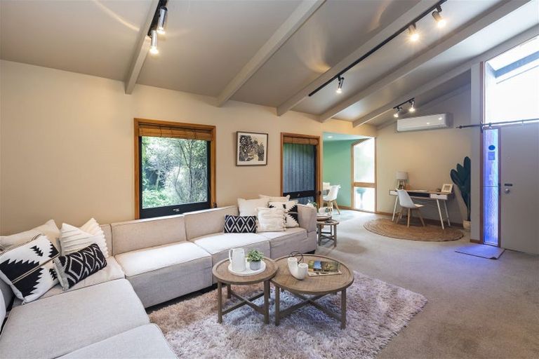 Photo of property in 20 Raekura Place, Redcliffs, Christchurch, 8081