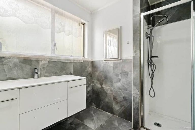 Photo of property in 374 Roscommon Road, Clendon Park, Auckland, 2103