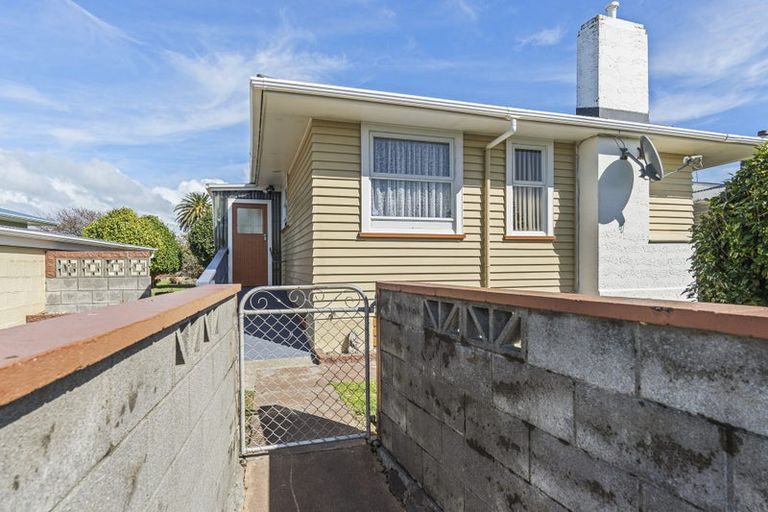 Photo of property in 19 Hume Street, Waitara, 4320