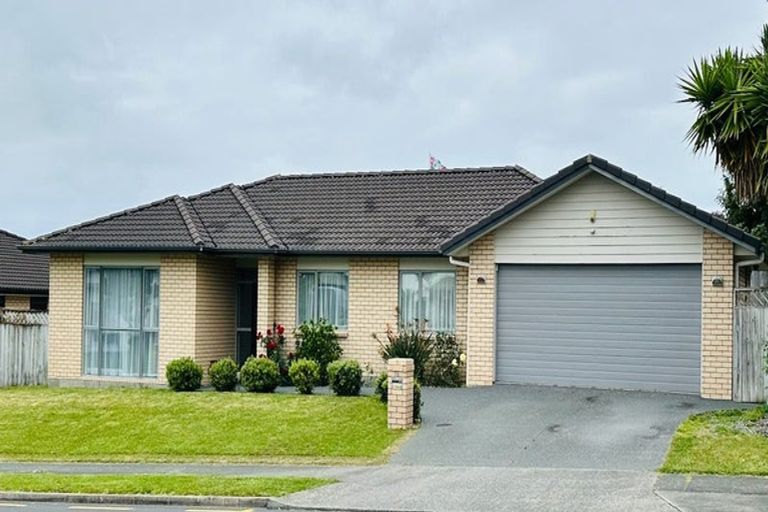 Photo of property in 76 Westgate Drive, Massey, Auckland, 0614