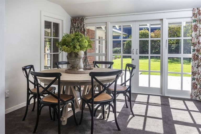 Photo of property in 180 Fendalton Road, Fendalton, Christchurch, 8052