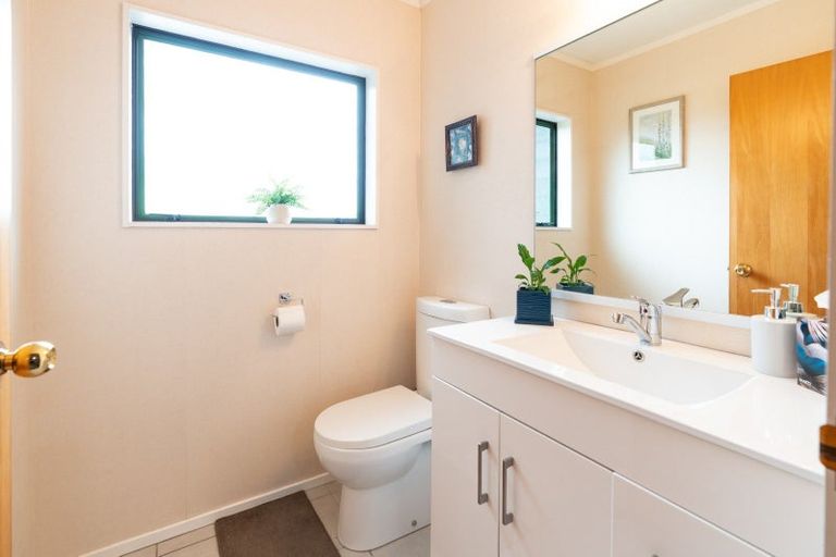 Photo of property in 91 Woodman Drive, Tawa, Wellington, 5028