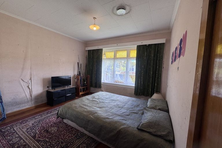 Photo of property in 13 Lyon Street, Marton, 4710