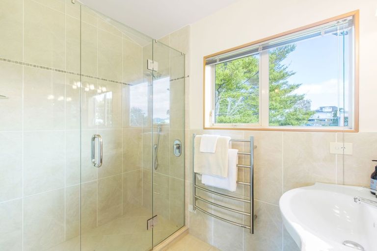 Photo of property in 86 Kitchener Road, Milford, Auckland, 0620