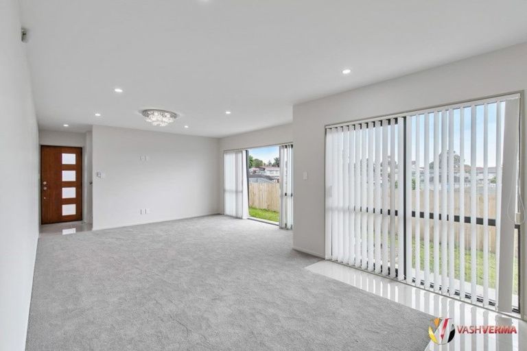 Photo of property in 93c Maplesden Drive, Clendon Park, Auckland, 2103