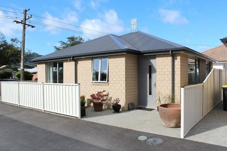 Photo of property in 2 Bruce Street, Roslyn, Dunedin, 9011