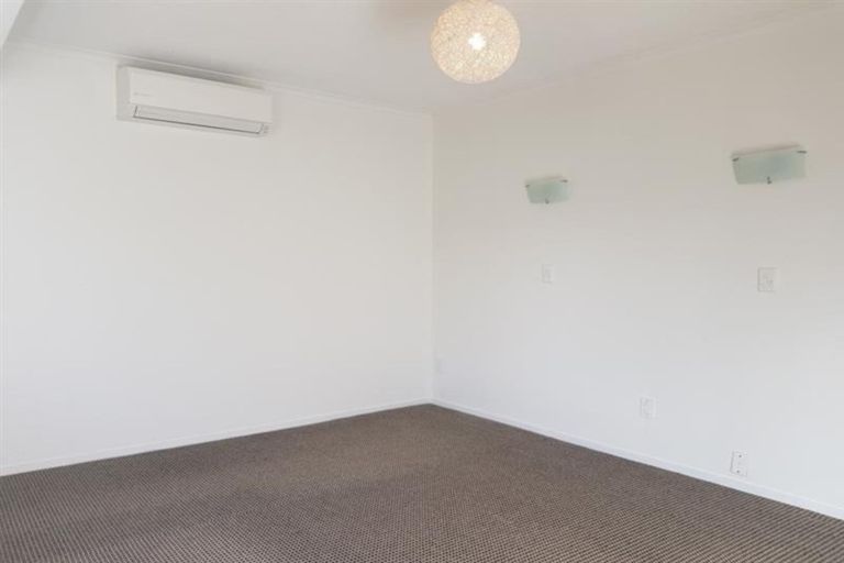 Photo of property in 1a Shortland Street, Lower Vogeltown, New Plymouth, 4310