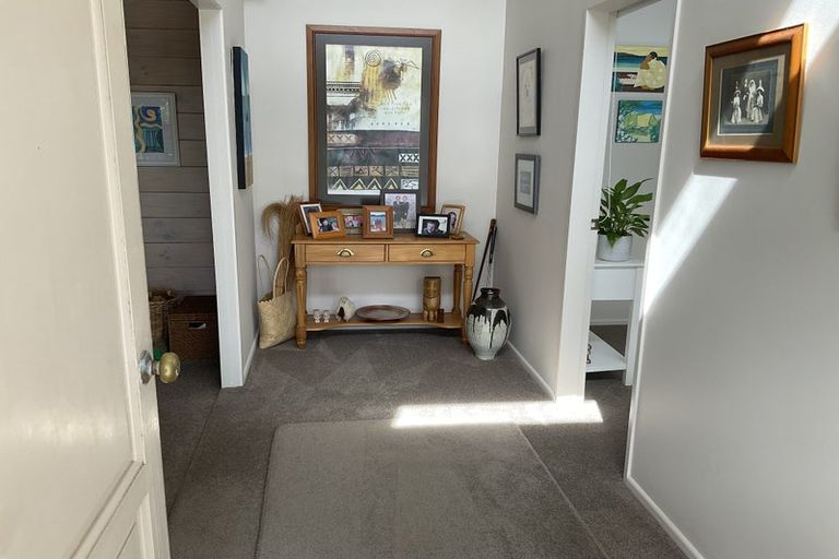 Photo of property in 4 Malfroy Lane, Raumati Beach, Paraparaumu, 5032