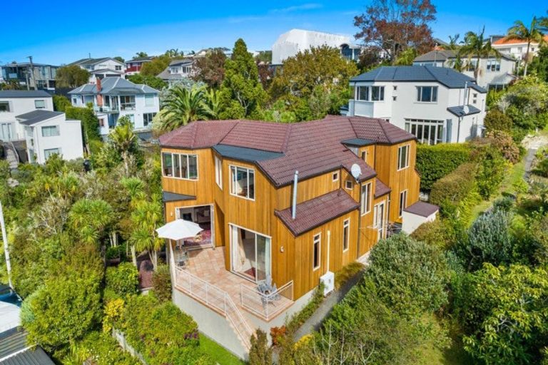 Photo of property in 3/56 Castor Bay Road, Castor Bay, Auckland, 0620