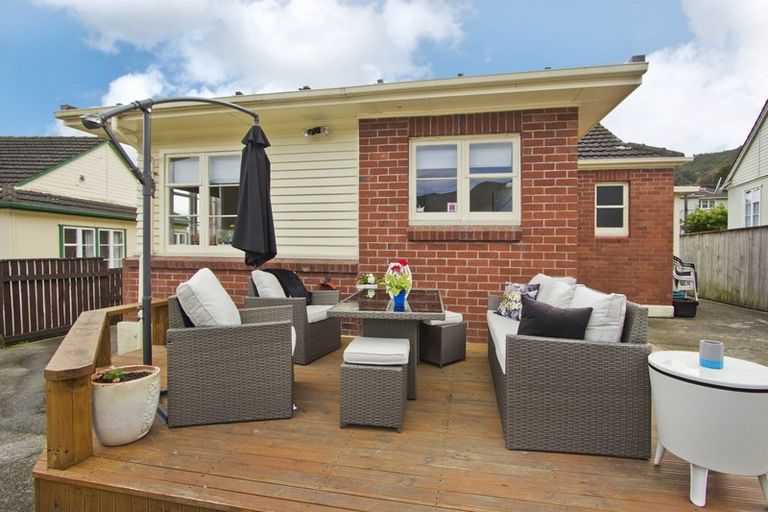 Photo of property in 16 Cleland Crescent, Naenae, Lower Hutt, 5011