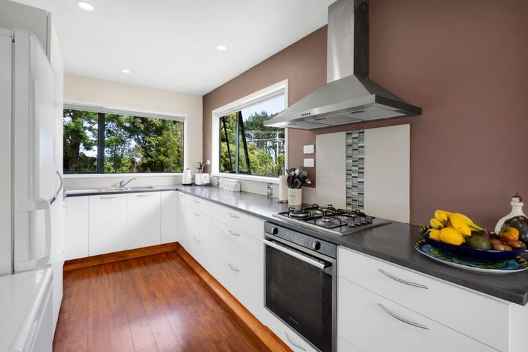 Photo of property in 2952 Eltham Road, Opunake, 4682