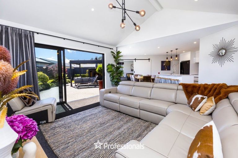 Photo of property in 8 Kerrigan Crescent, Wallaceville, Upper Hutt, 5018