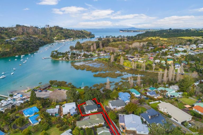 Photo of property in 10a Stillwater Crescent, Stillwater, Silverdale, 0993