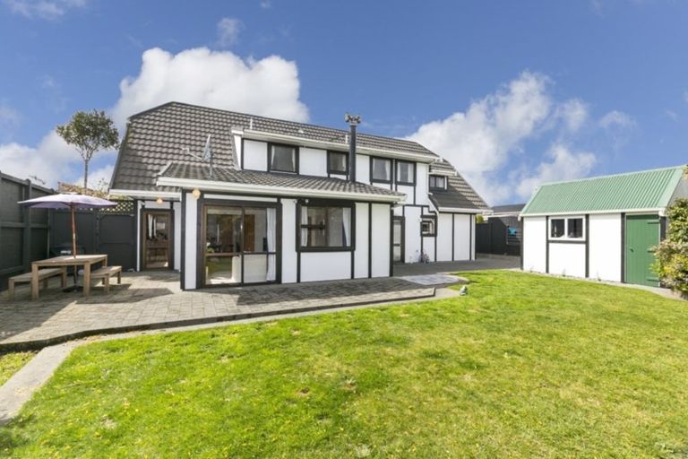 Photo of property in 6 Tedder Way, Karori, Wellington, 6012