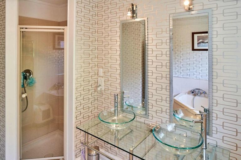 Photo of property in 55 Rona Street, Eastbourne, Lower Hutt, 5013