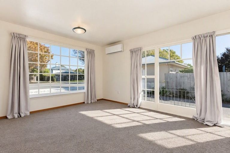 Photo of property in 1/400 Memorial Avenue, Burnside, Christchurch, 8053