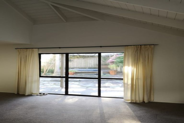 Photo of property in 62 Newhaven Terrace, Mairangi Bay, Auckland, 0630