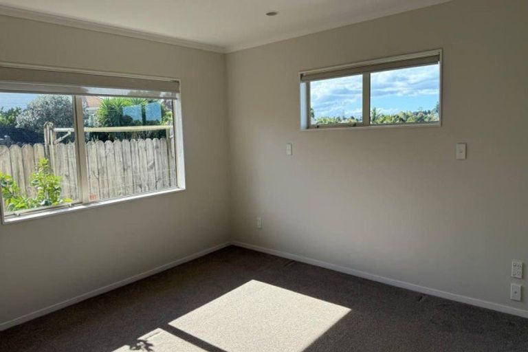 Photo of property in 33 Blue Heron Rise, Stanmore Bay, Whangaparaoa, 0932